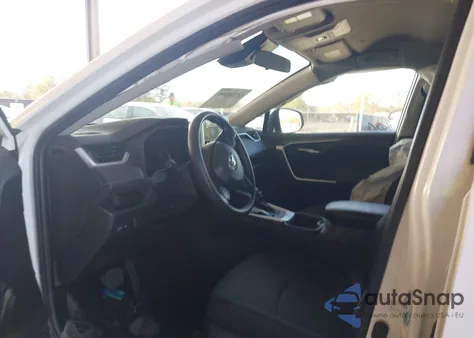 2024 Toyota Rav4 Xle z USA, uszkodzony, nr VIN 2T3W1RFV6RW334198